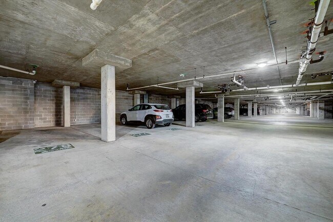 Building Photo - 2111 Welch St