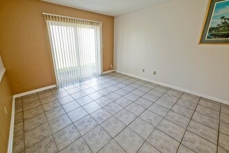 Building Photo - 2325 W Pensacola St