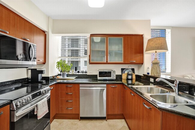 Building Photo - 2001 N Ocean Blvd