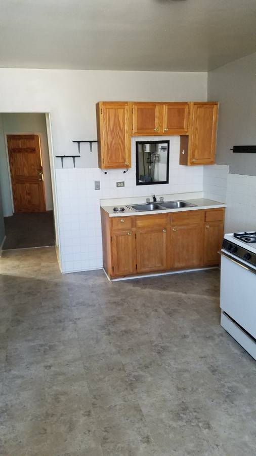 Building Photo - 1332 W 18th St