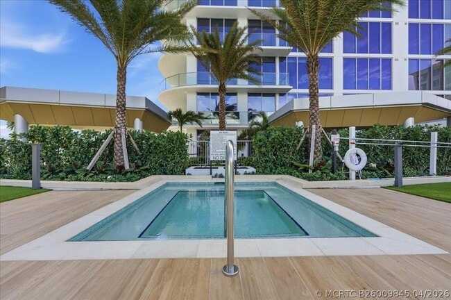 Building Photo - 151 N Seabreeze Blvd