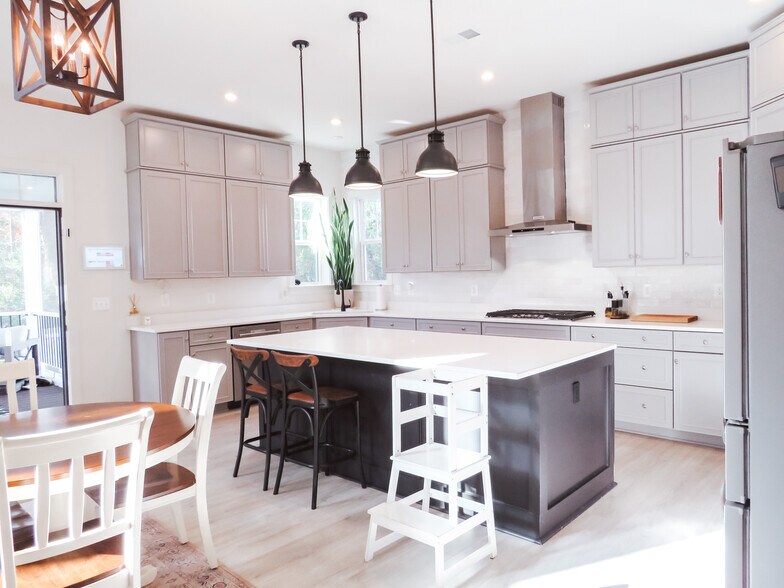 Building Photo - 24353 White Elm Pl