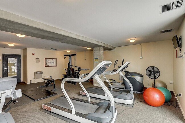 Building Photo - 2080 N Commerce St