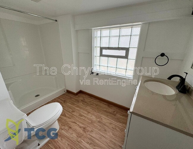 Building Photo - 227 Creve Coeur St