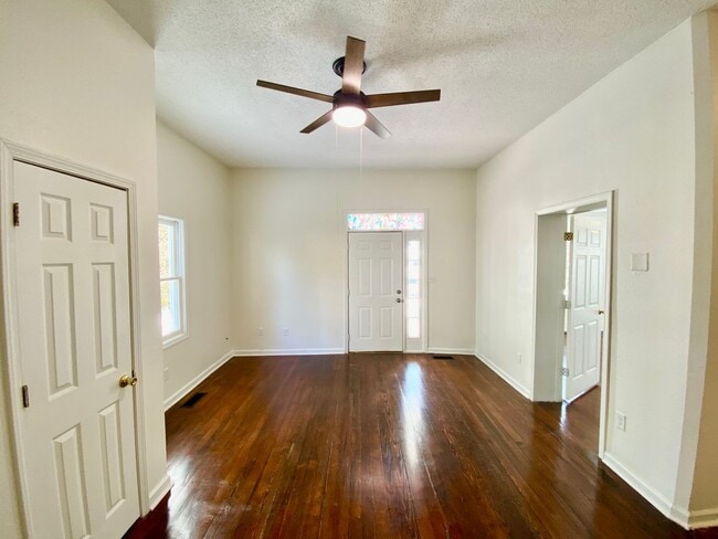 Building Photo - Historic Monroe Duplex