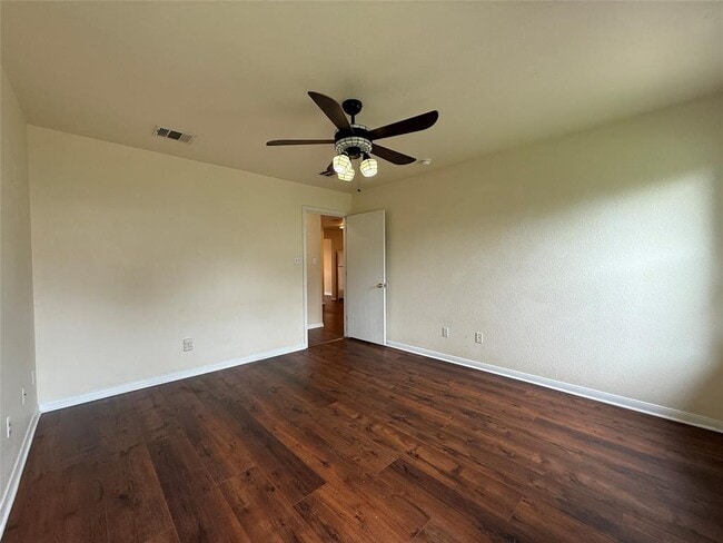 Building Photo - 316 Meadow Park Dr