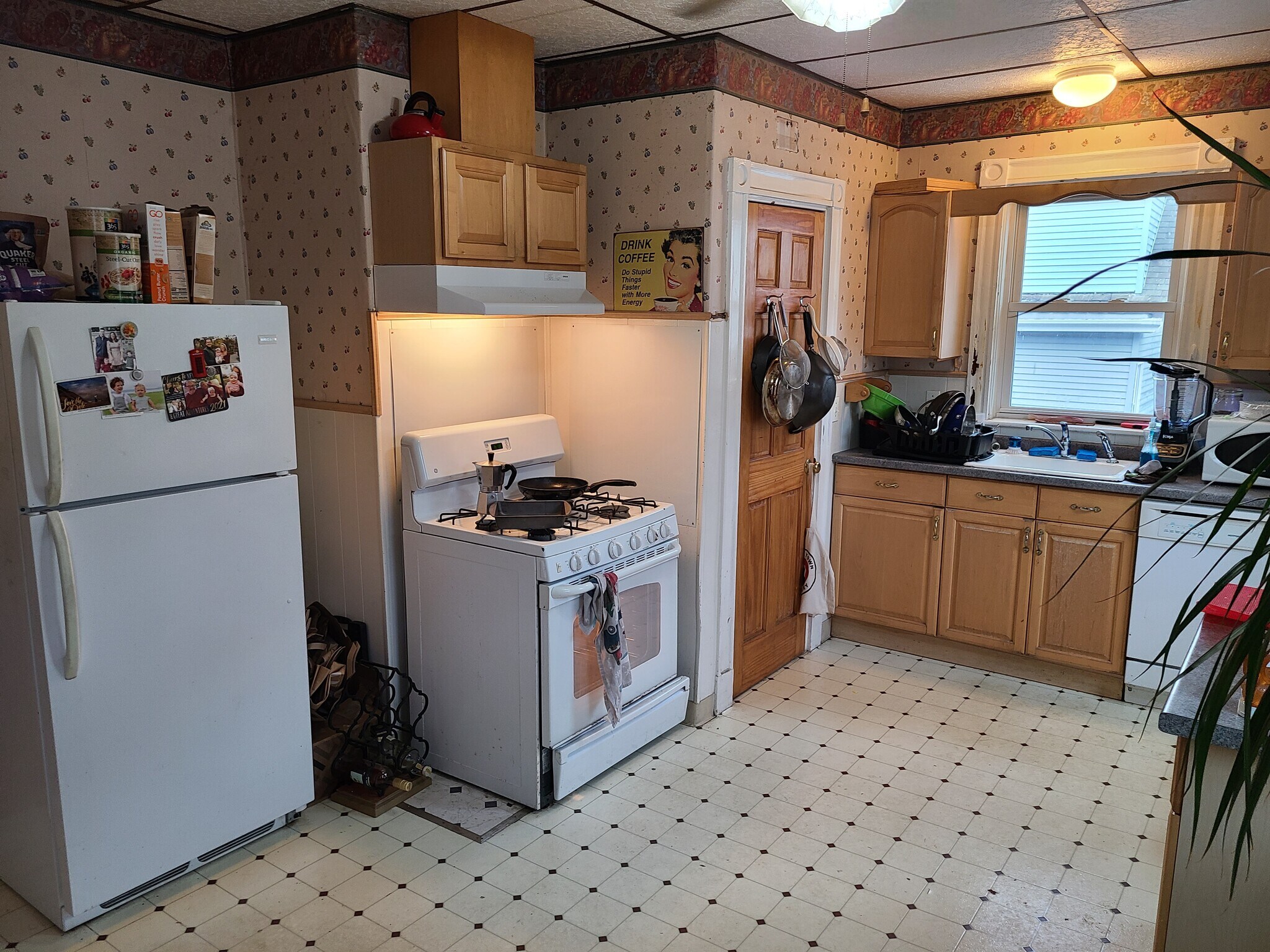 Building Photo - 95 Belmont St