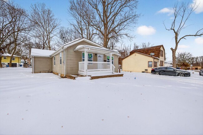 Building Photo - For Rent – 3 Bedroom Home | Section 8 Welcome