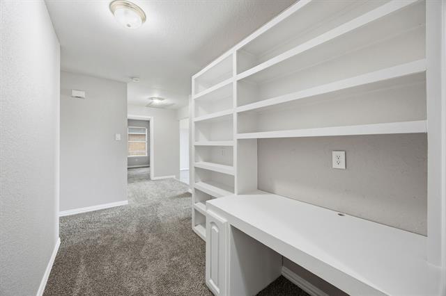 Building Photo - 1904 Meera Ln