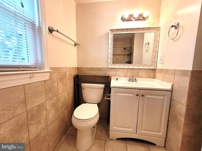 Building Photo - 6409 Higham Dr