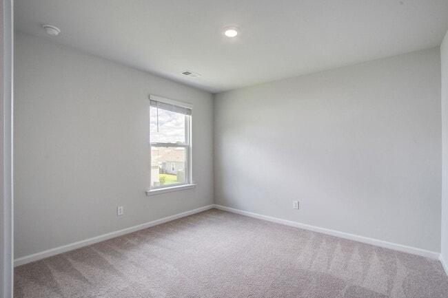 Building Photo - 104 Sunray Ln