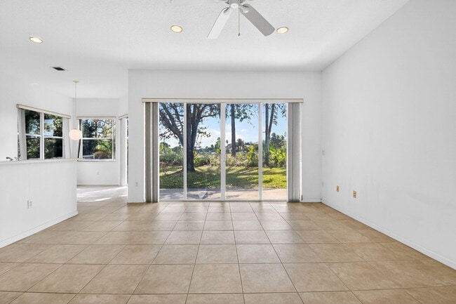 Building Photo - 2431 Westmont Dr