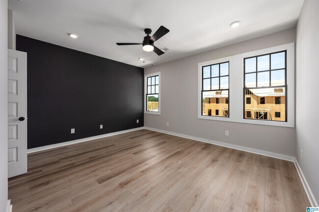 Building Photo - 1109 Windsor Sq