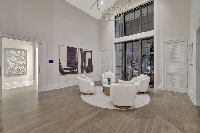 Building Photo - 400 Mola Ave