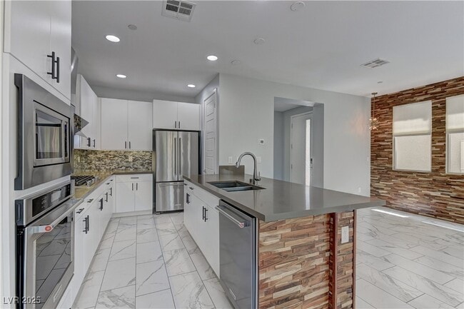 Building Photo - 11377 Gravitation Dr