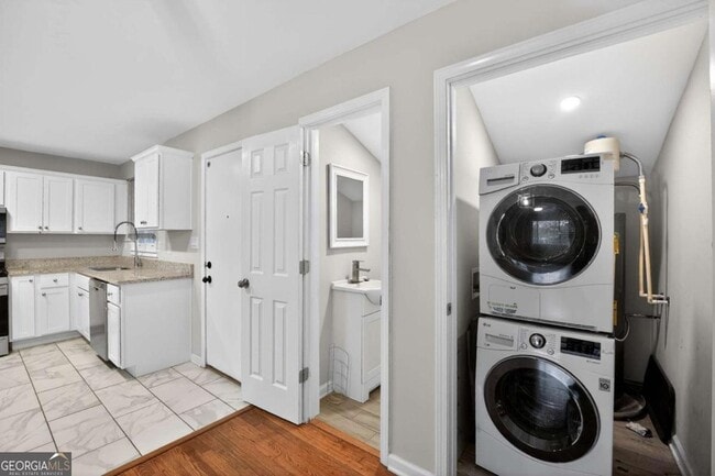 Building Photo - 1817 Goddard St SE