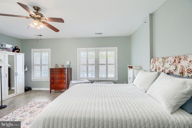 Building Photo - 432 Grand St