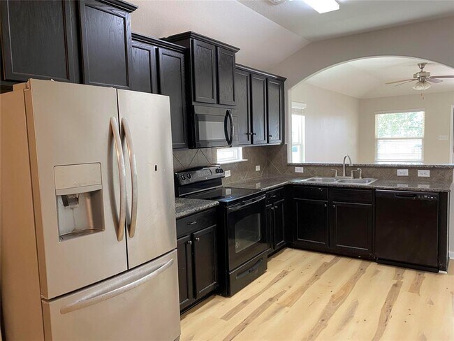 Building Photo - 1017 Stewart Dr