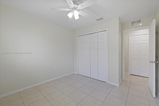 Building Photo - 1529 SW 15th Pl