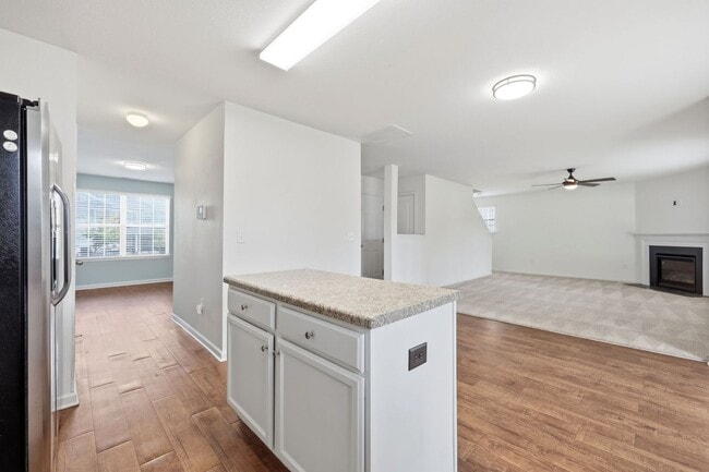 Building Photo - 448 Botanical Ct
