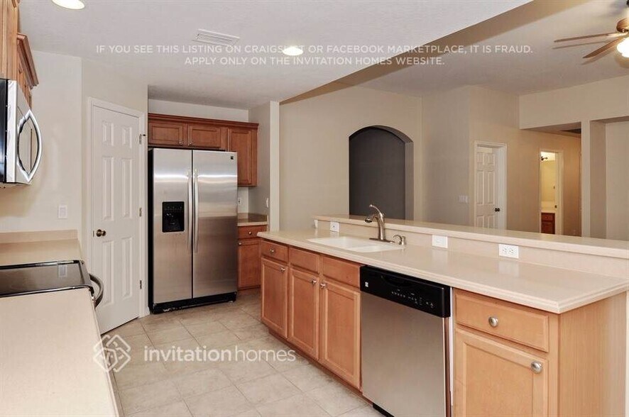 Building Photo - 12069 Warwick Cir