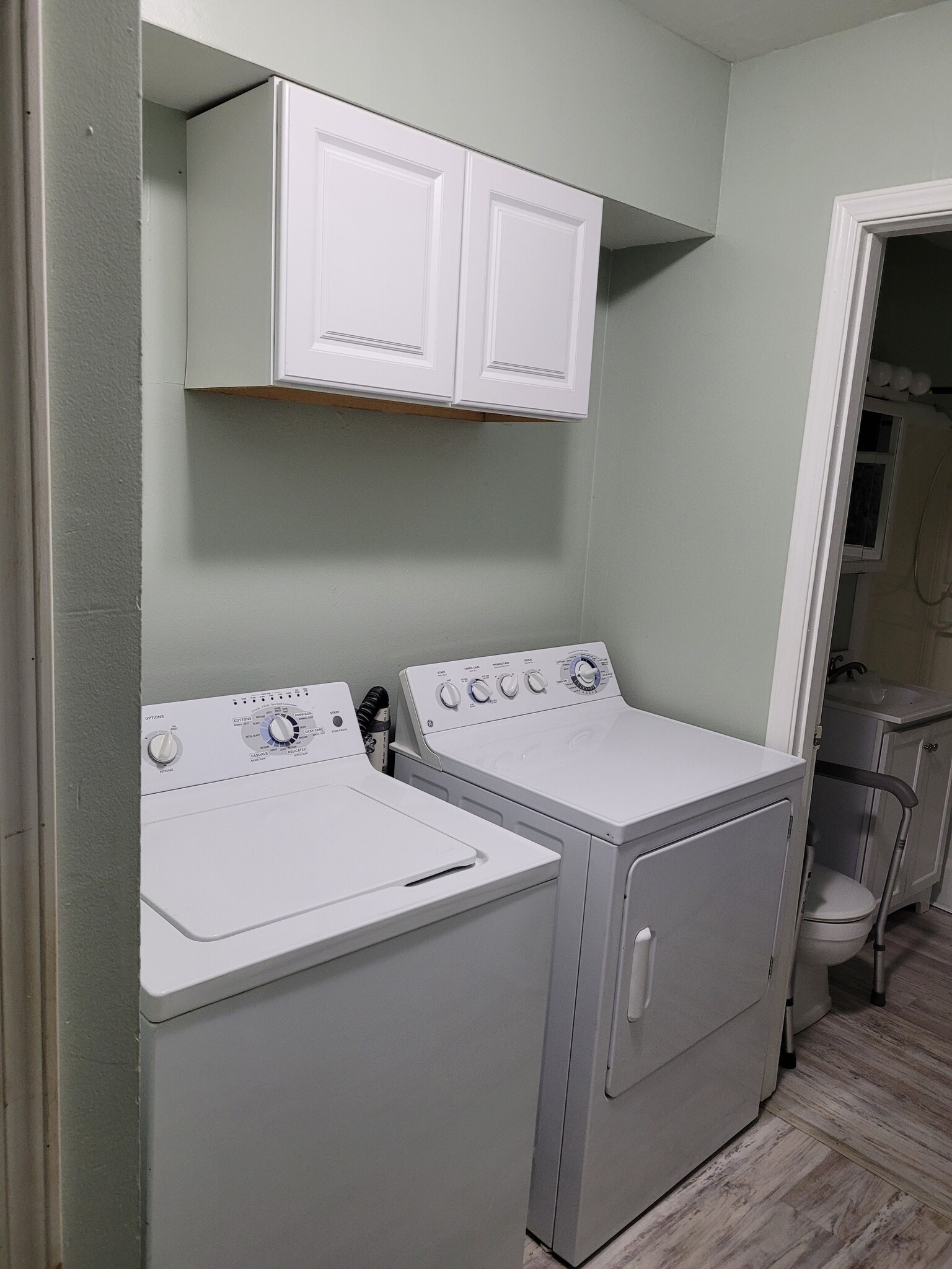 Building Photo - 209 W Green St