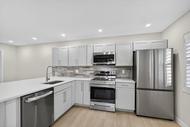 Building Photo - 4204 Roxbury Ct