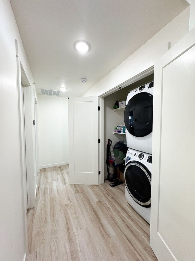 Building Photo - Beautiful Condo For Rent In Rexburg!