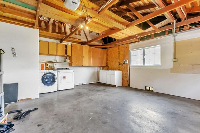 Building Photo - 17 Muth Dr