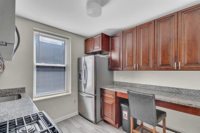 Building Photo - 787 Summit Ave