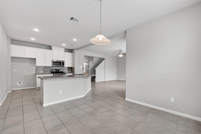 Building Photo - 2903 Painted Sunrise Trail