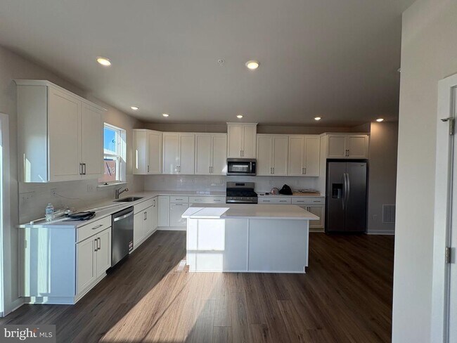 Building Photo - 25 Atkins Dr