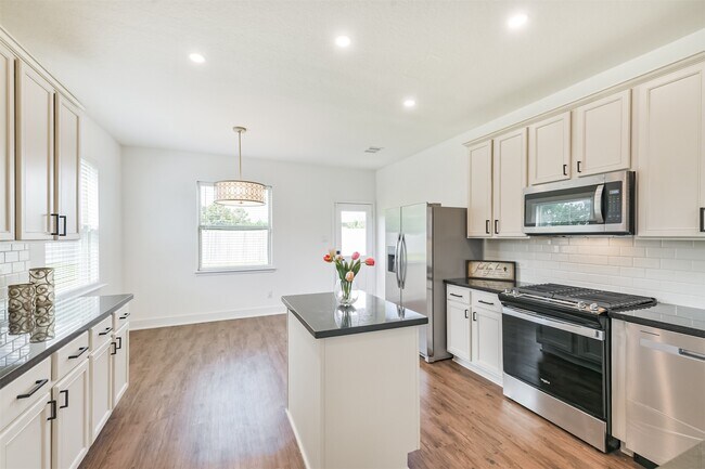 Building Photo - 15203 Lake Powell Dr