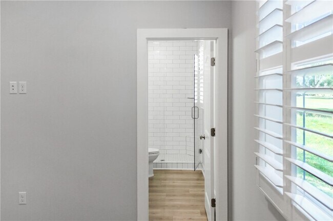 Building Photo - 905 Wayne St