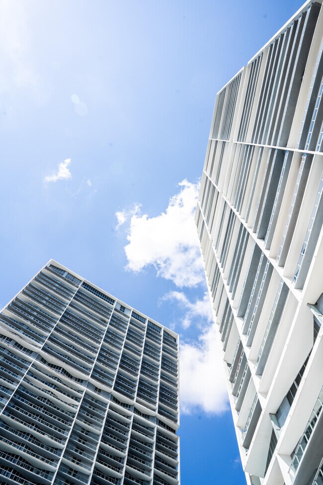 Building Photo - 465 Brickell Ave