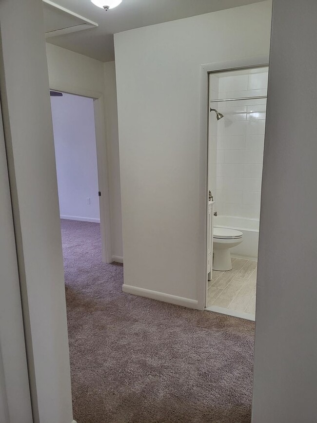 Building Photo - RENOVATED 3 Bedroom Community Treasure!