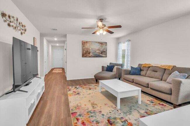 Building Photo - 209 Wishbone Ln