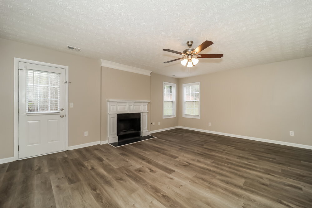 Building Photo - 208 Arbor Creek Dr