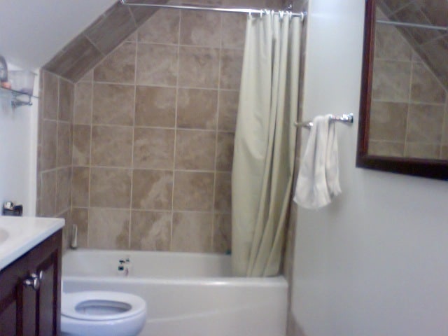 BATHROOM - 143 Davenport Ave