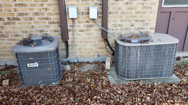 Building Photo - 518 Cypress St