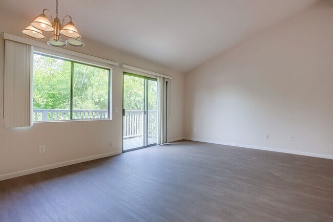 Building Photo - 243-243 N Granados Ave