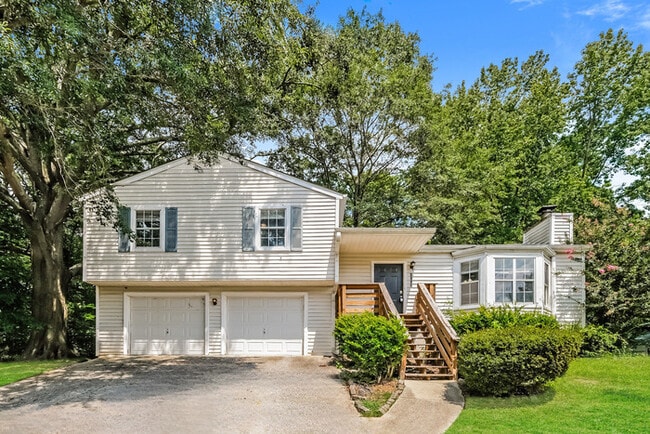 Building Photo - 6000 Brookside Ln SE
