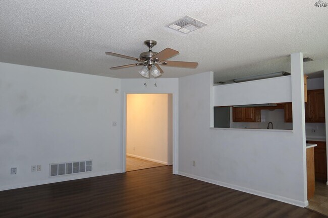 Building Photo - 5223 Air Force Dr