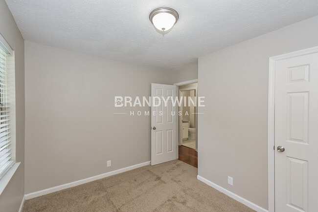 Building Photo - 241 E Morris Dr