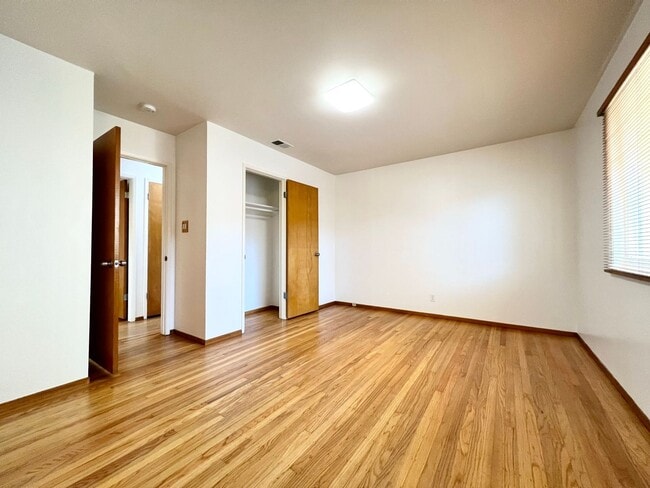 Building Photo - Updated 3-Bed / 2-Bath Single-Family Home!