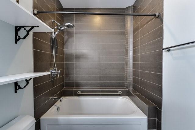 Building Photo - 2600 W 7th St