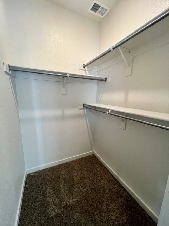 Building Photo - Newer Single Family Home Now Available!