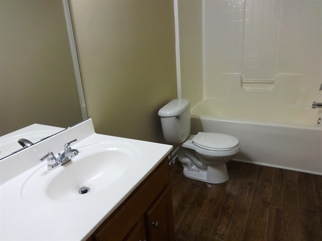 Building Photo - 1131 Moss Grove Dr