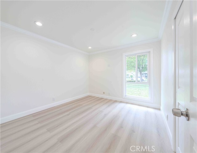 Building Photo - 996 S Hilda St