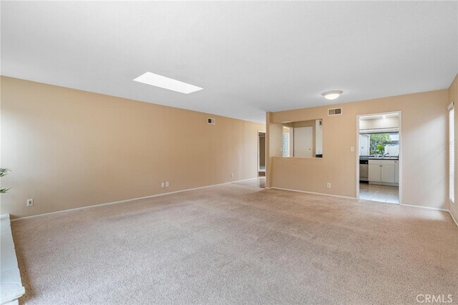 Building Photo - 13 Rockrose Way